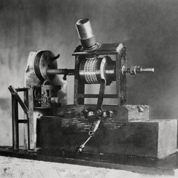 Machine à coudre début 18eme siecle