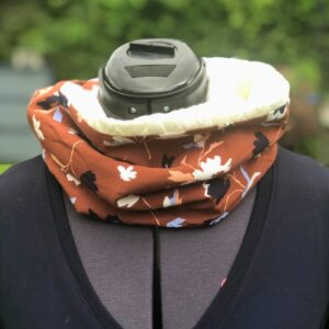 Echarpe snood femme fleuri marron, réversible, fabriquée à la main en France par Maison Pivoine