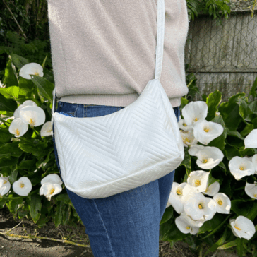 le sac demi lune blanc pour une cérémonie de mariage