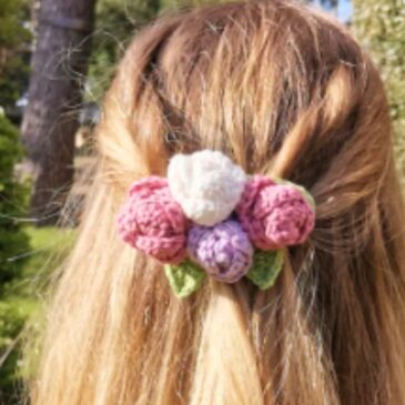 Barrette en crochet pour les cheveux - octobre rose