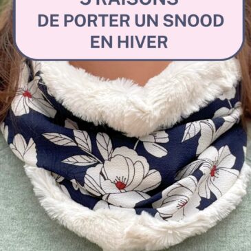 snood bleu avec fleurs et fausse fourrure blanche toute douce