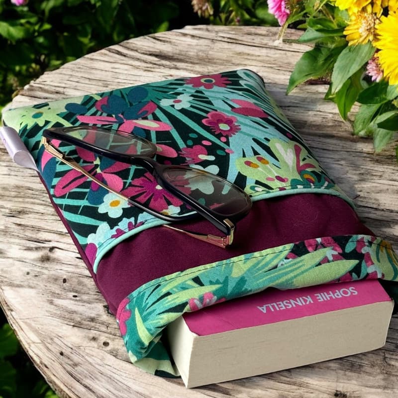 housse de livre au motif floral vert et rose foncé