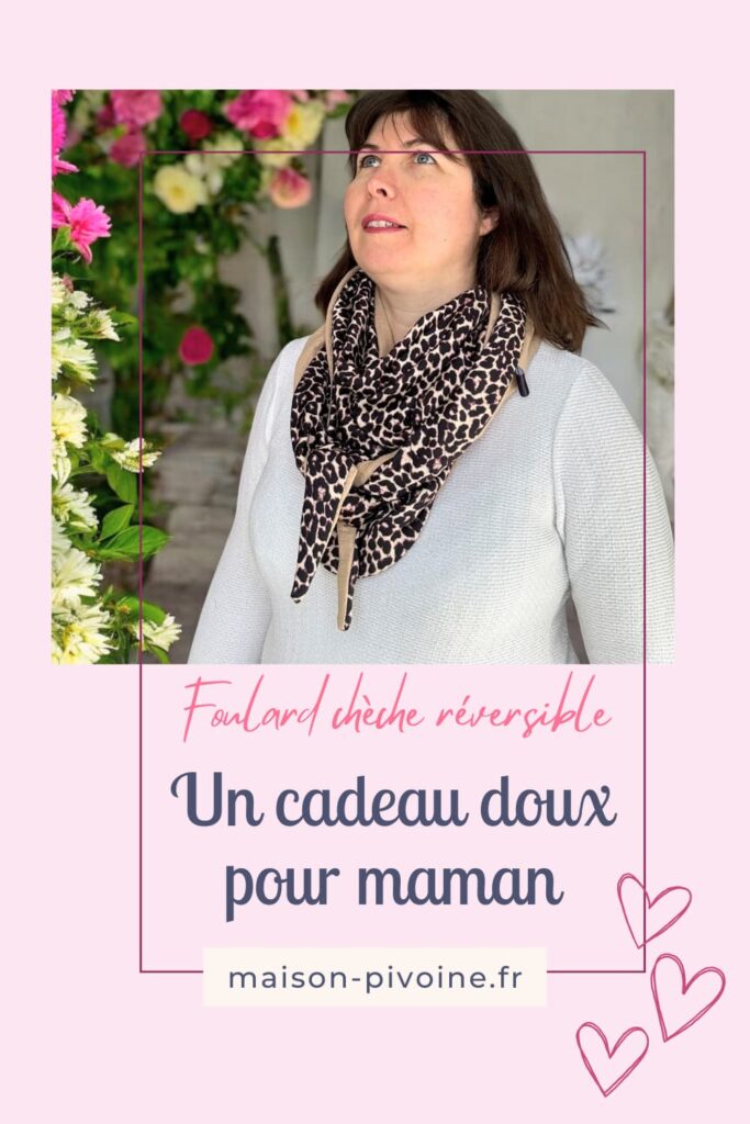 idée cadeau maman, un foulard chèche réversible