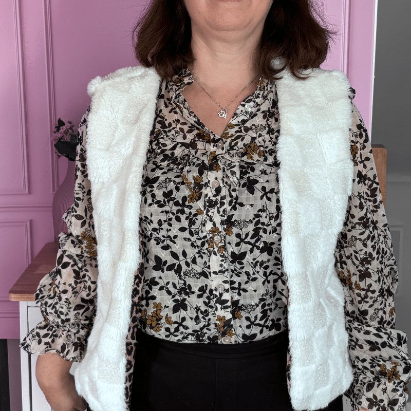 gilet sans mache femme en fausse fourrure blanche damier et doublure motif leopard
