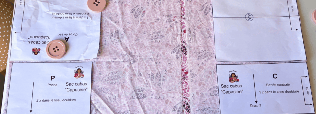 patron du sac cabas posé sur du tissu
